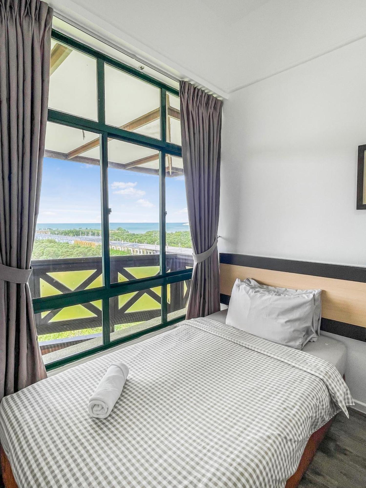 1 Bedroom Apartment, Melaka Cbd Town Center- Hosted By Private Locals Resident, Balcony With City Skyline View Or Seaview, Opposite Malls, Tv Box, 5 Minutes To Jonker Street, Malacca Exterior photo