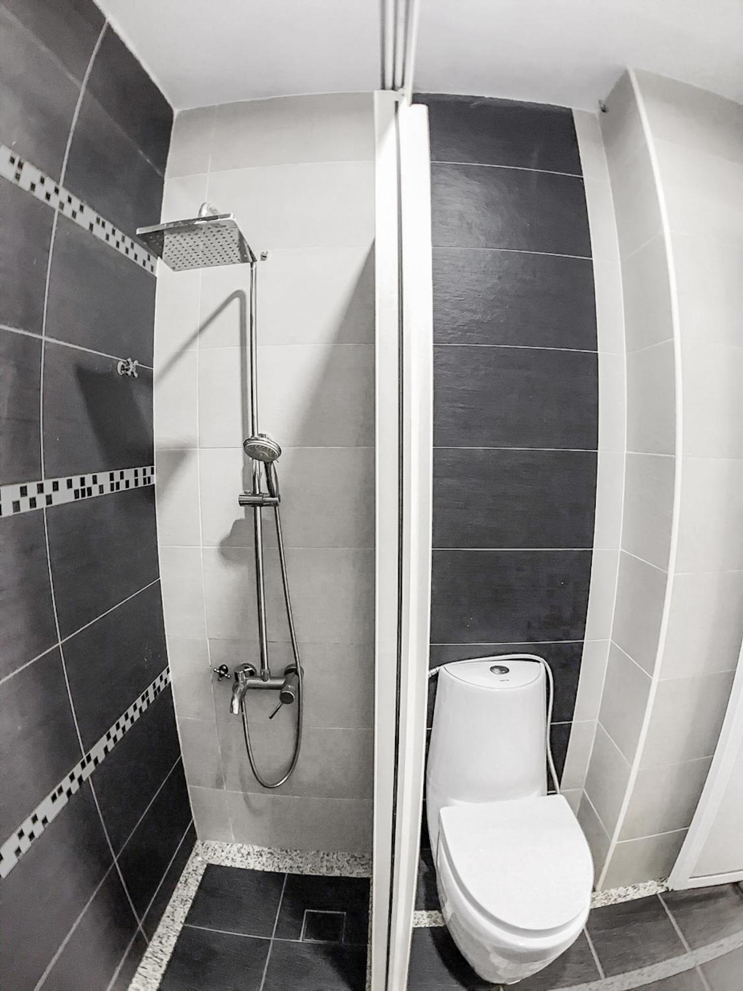 1 Bedroom Apartment, Melaka Cbd Town Center- Hosted By Private Locals Resident, Balcony With City Skyline View Or Seaview, Opposite Malls, Tv Box, 5 Minutes To Jonker Street, Malacca Exterior photo