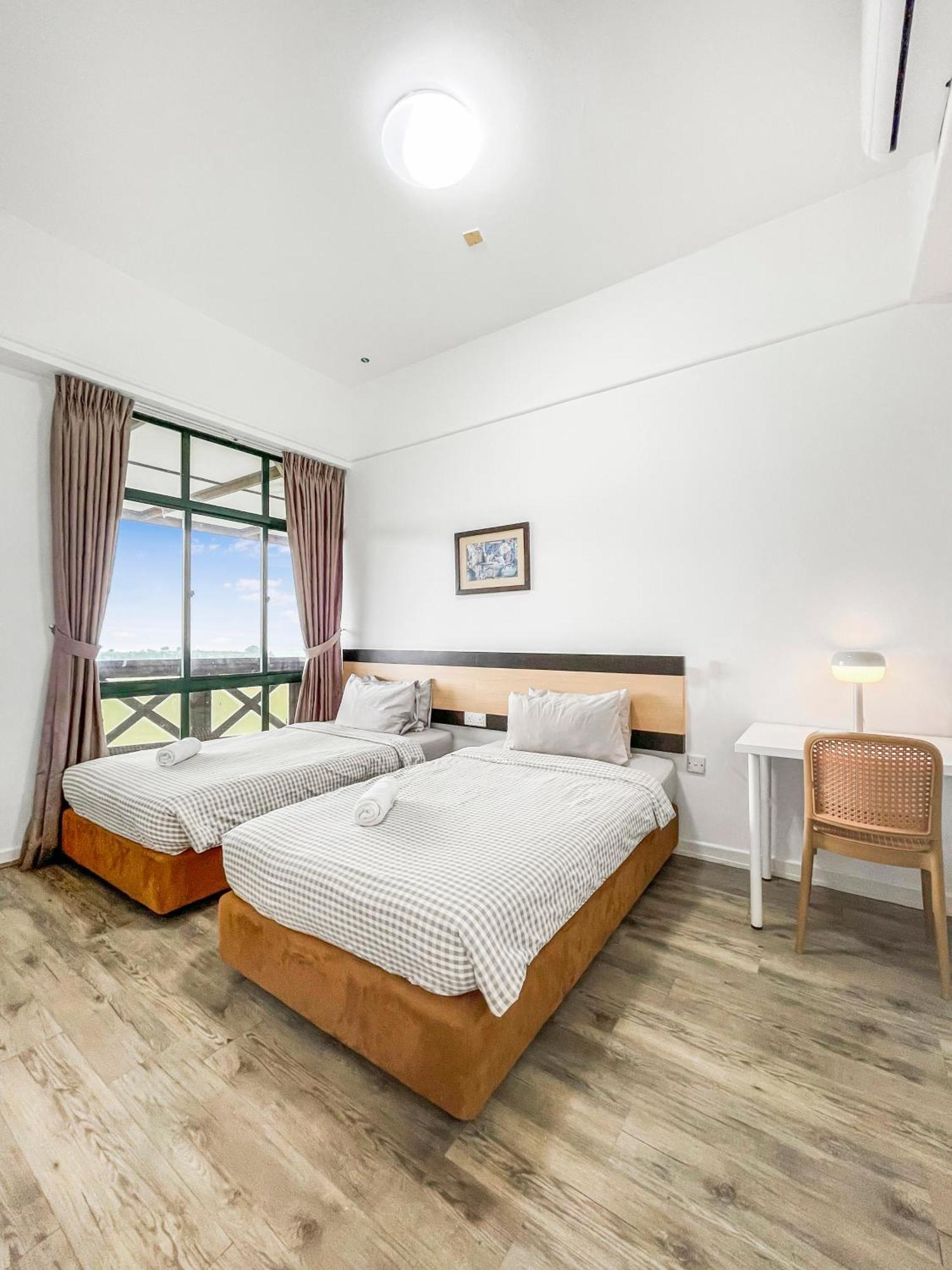 1 Bedroom Apartment, Melaka Cbd Town Center- Hosted By Private Locals Resident, Balcony With City Skyline View Or Seaview, Opposite Malls, Tv Box, 5 Minutes To Jonker Street, Malacca Exterior photo